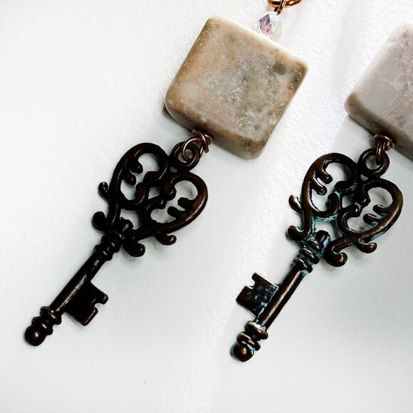 NEW - Handmade - Stone, Crystal & Brass Drop Earrings - Picture 4 of 7